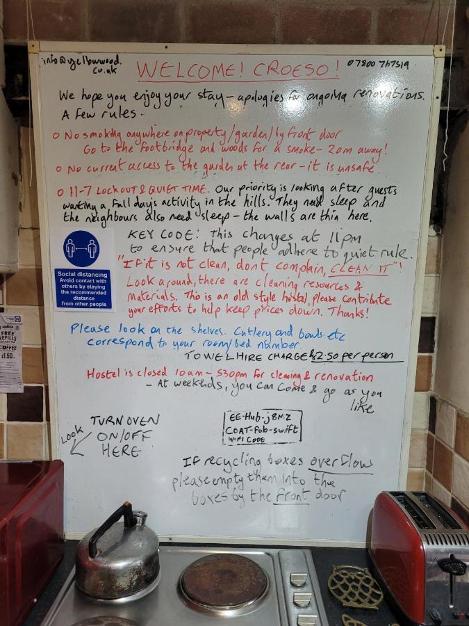 'Yellow Wood Micro Hostel-Eco Urban Bothy Style Very Basic But Cosy Redecorating But Cheap & Friendly Quiet Time Lockout 11Pm-7Am Bring Towel Or Hire Брекон Экстерьер фото